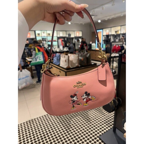 Disney X Coach CM858 Teri Shoulder Bag Ice Skate Motif Blush Multi Crossbody NWT - Picture 14 of 16
